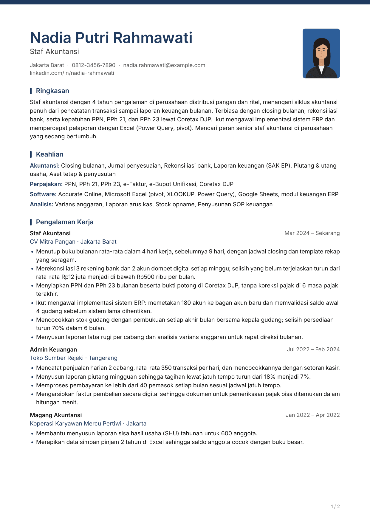 Contoh CV template Aksen dengan foto, atas nama Nadia Putri Rahmawati (nama, data, dan foto ilustrasi fiktif)